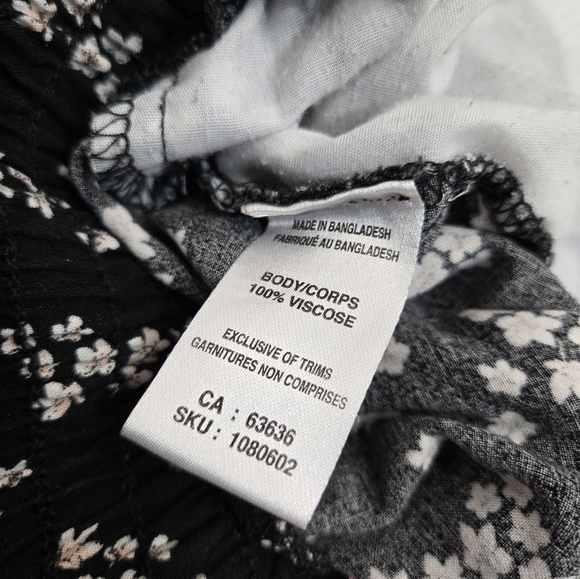 Hunters Womens loose capri culottes black with shit flowers - Picture 9 of 10